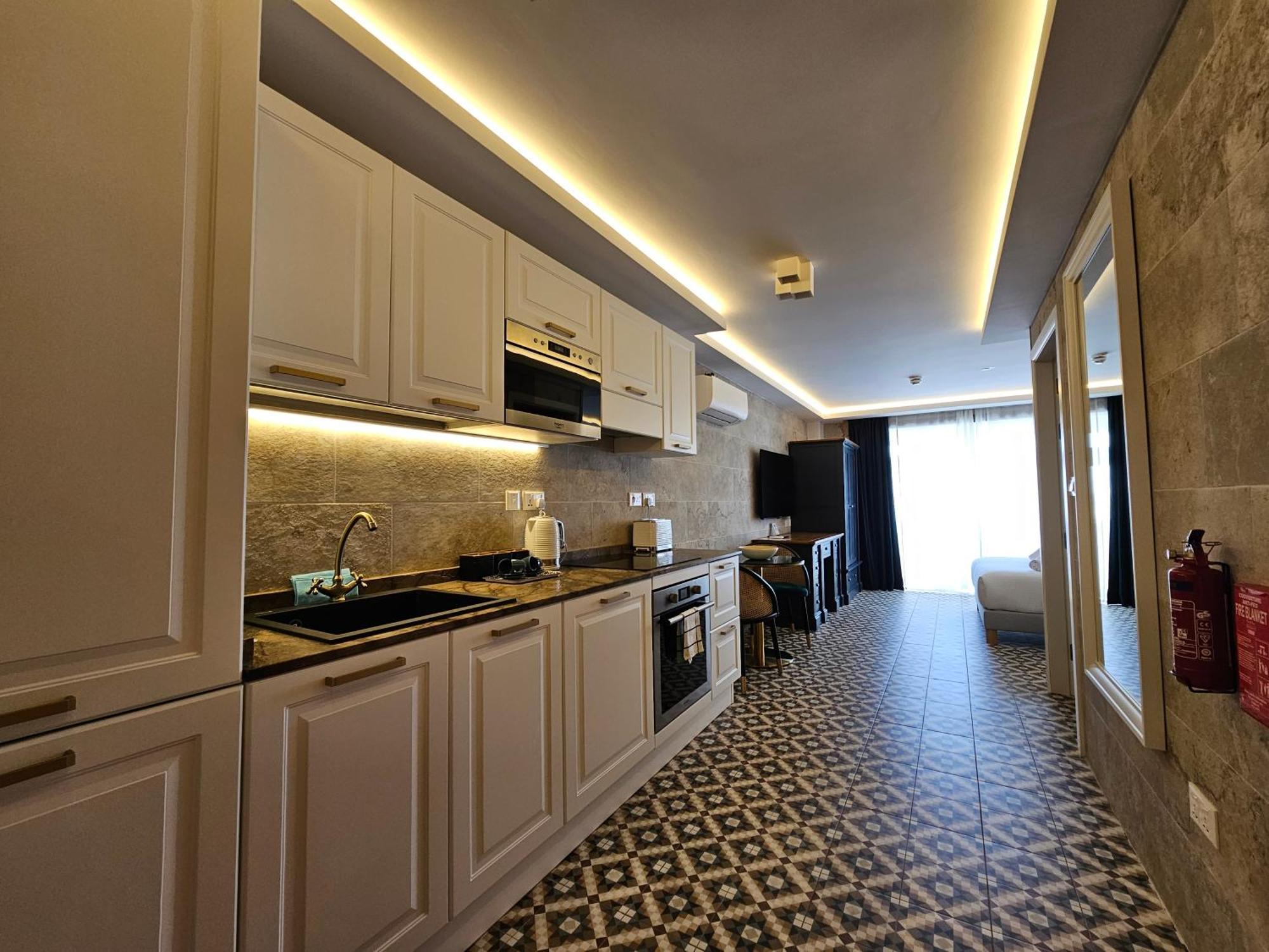 Balcony Hotel Saint Julian's Εξωτερικό φωτογραφία