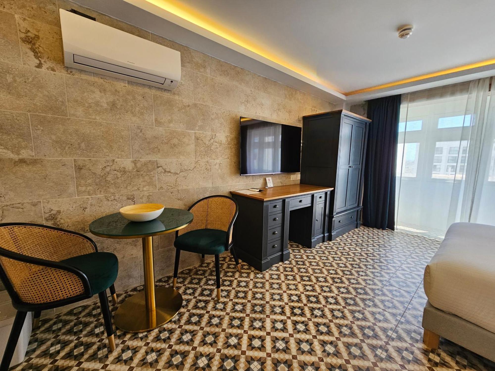 Balcony Hotel Saint Julian's Εξωτερικό φωτογραφία